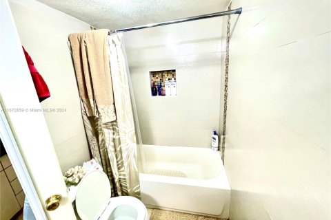 Купить кондоминиум в Майами, Флорида 2 спальни, 117.24м2, № 1937504 - фото 12