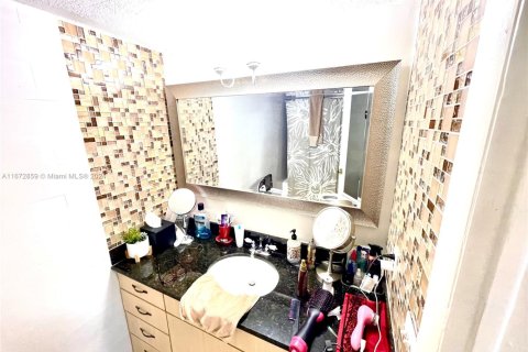 Купить кондоминиум в Майами, Флорида 2 спальни, 117.24м2, № 1937504 - фото 11