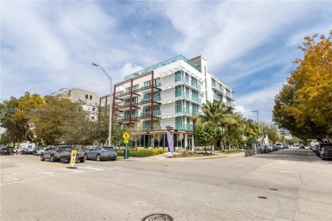 Condo in Miami Beach, Florida, 1 bedroom  № 1867273 - photo 3