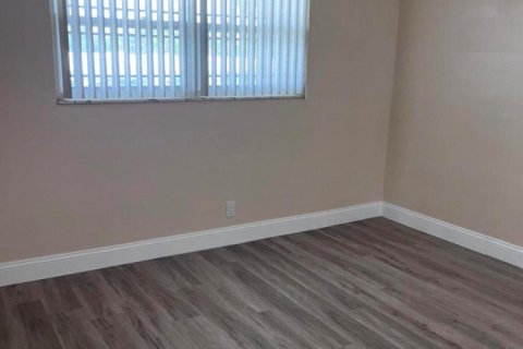 Copropriété à louer à Pompano Beach, Floride: 2 chambres, 76.64 m2 № 2305720 - photo 8