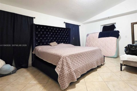 House in Clewiston, Florida 4 bedrooms, 145.48 sq.m. № 1999428 - photo 26