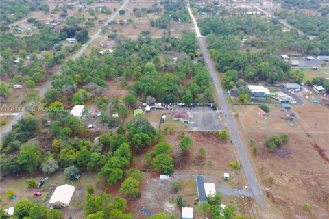House in Clewiston, Florida 4 bedrooms, 145.48 sq.m. № 1999428 - photo 29