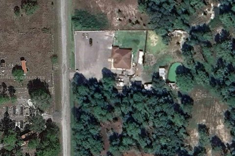 House in Clewiston, Florida 4 bedrooms, 141.77 sq.m. № 1999428 - photo 5