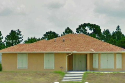 House in Clewiston, Florida 4 bedrooms, 141.77 sq.m. № 1999428 - photo 3