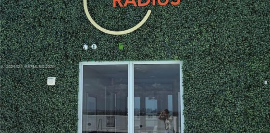 Condominio en Hollywood, Florida, 2 dormitorios  № 2085827
