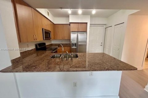 Condominio en alquiler en Hollywood, Florida, 2 dormitorios, 96.25 m2 № 2085827 - foto 4