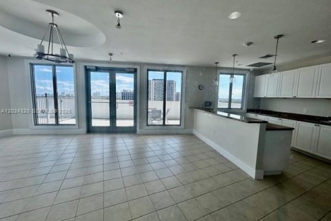 Condominio en alquiler en Hollywood, Florida, 2 dormitorios, 96.25 m2 № 2085827 - foto 23