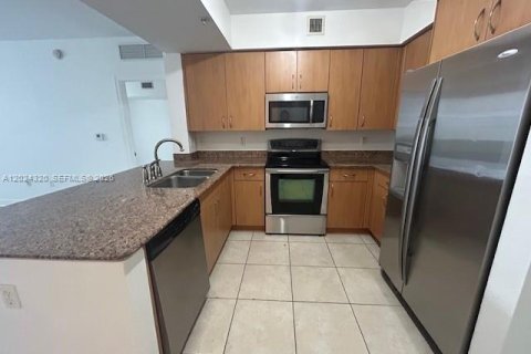 Condominio en alquiler en Hollywood, Florida, 2 dormitorios, 96.25 m2 № 2085827 - foto 5