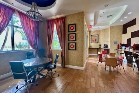 Condominio en alquiler en Hollywood, Florida, 2 dormitorios, 96.25 m2 № 2085827 - foto 24