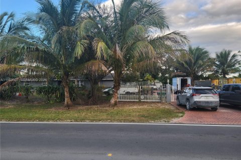 Casa en venta en Homestead, Florida, 3 dormitorios, 214.98 m2 № 2026865 - foto 2
