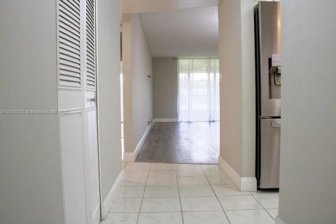 Copropriété à louer à Margate, Floride: 2 chambres, 102.19 m2 № 1929868 - photo 4