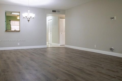 Copropriété à louer à Margate, Floride: 2 chambres, 102.19 m2 № 1929868 - photo 6
