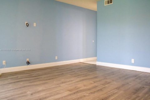Copropriété à louer à Margate, Floride: 2 chambres, 102.19 m2 № 1929868 - photo 11