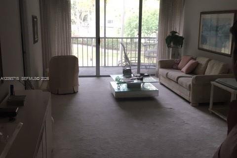 Copropriété à louer à Lauderhill, Floride: 2 chambres, 102.19 m2 № 2381733 - photo 2