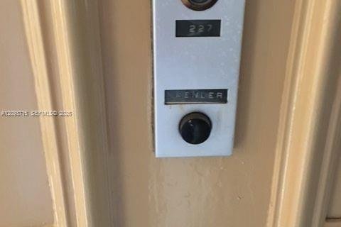 Condo à Lauderhill, Floride, 2 chambres  № 2381733