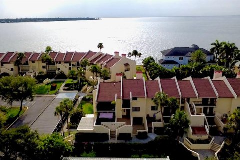 Condo in Saint Petersburg, Florida, 2 bedrooms  № 2208304 - photo 2