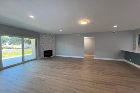 Condo in Saint Petersburg, Florida, 2 bedrooms  № 2208304 - photo 14