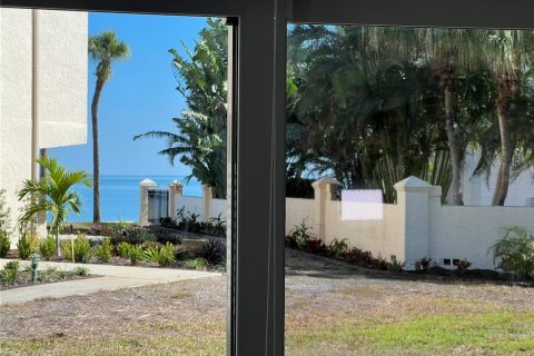 Condo in Saint Petersburg, Florida, 2 bedrooms  № 2208304 - photo 25