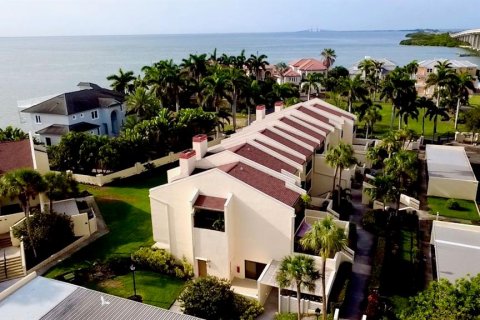 Condo in Saint Petersburg, Florida, 2 bedrooms  № 2208304