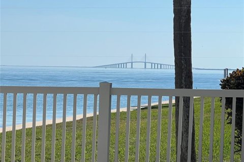 Condo in Saint Petersburg, Florida, 2 bedrooms  № 2208304 - photo 30