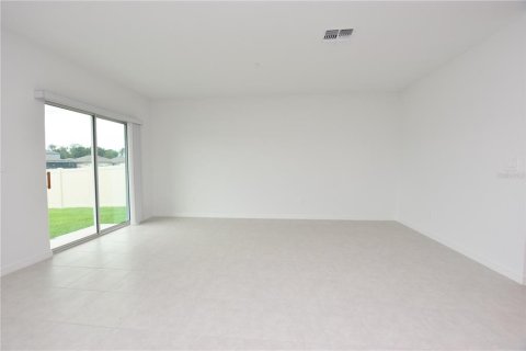 House in Lakeland, Florida 6 bedrooms, 308.99 sq.m. № 2384470 - photo 14