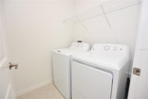 House in Lakeland, Florida 6 bedrooms, 308.99 sq.m. № 2384470 - photo 16