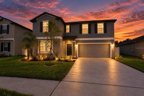 House in Lakeland, Florida 6 bedrooms, 308.99 sq.m. № 2384470