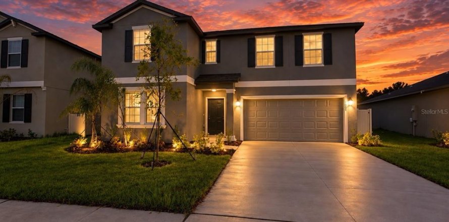 House in Lakeland, Florida 6 bedrooms, 308.99 sq.m. № 2384470