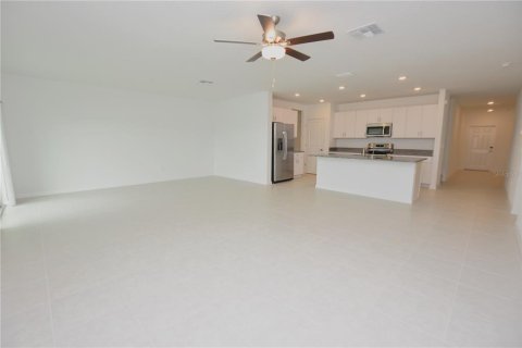 House in Lakeland, Florida 6 bedrooms, 308.99 sq.m. № 2384470 - photo 13