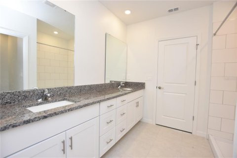 House in Lakeland, Florida 6 bedrooms, 308.99 sq.m. № 2384470 - photo 20