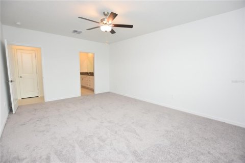 House in Lakeland, Florida 6 bedrooms, 308.99 sq.m. № 2384470 - photo 18