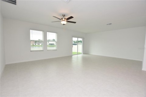House in Lakeland, Florida 6 bedrooms, 308.99 sq.m. № 2384470 - photo 12