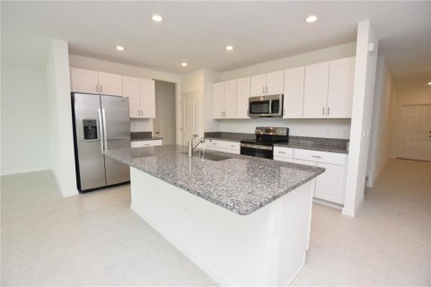 House in Lakeland, Florida 6 bedrooms, 308.99 sq.m. № 2384470 - photo 4