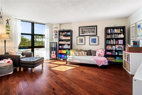 Condo in Key Biscayne, Florida, 3 bedrooms № 1966563 - photo 9