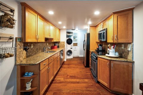 Condo in Key Biscayne, Florida, 3 bedrooms № 1966563 - photo 5