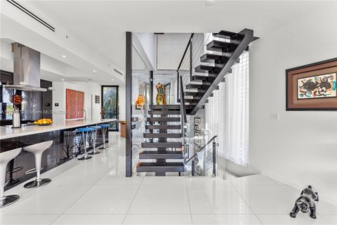 Adosado en venta en Bay Harbor Islands, Florida, 4 dormitorios, 245.35 m2 № 1706806 - foto 4