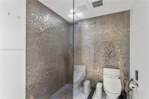 Adosado en venta en Bay Harbor Islands, Florida, 4 dormitorios, 245.35 m2 № 1706806 - foto 28