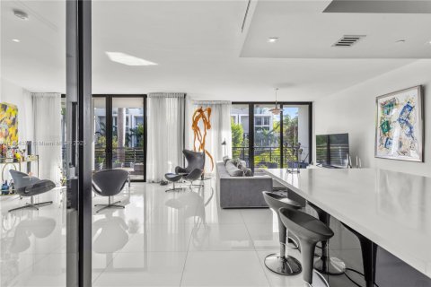 Adosado en venta en Bay Harbor Islands, Florida, 4 dormitorios, 245.35 m2 № 1706806 - foto 12