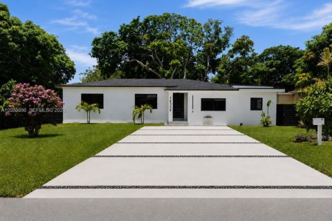 Casa en Miami, Florida 4 dormitorios, 231.23 m2 № 2295857