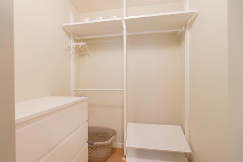 Купить кондоминиум в Хайполюксо, Флорида 5 комнат, 131.36м2, № 2085848 - фото 21
