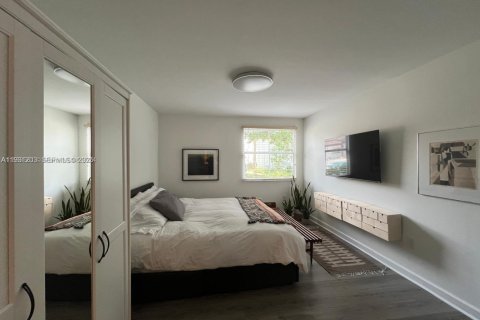 Condo in Doral, Florida, 1 bedroom № 1989631 - photo 9