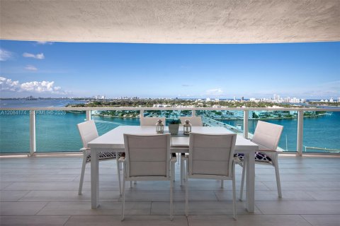 Condo à North Bay Village, Floride, 2 chambres  № 2352974