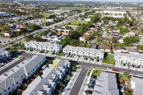 Adosado en venta en Homestead, Florida, 3 dormitorios, 169.73 m2 № 1936867 - foto 4