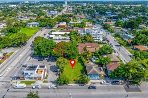 Propiedad comercial en venta en Miami, Florida № 1980552 - foto 19