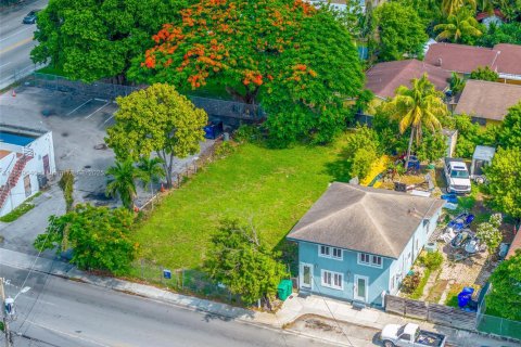 Propiedad comercial en venta en Miami, Florida № 1980552 - foto 4