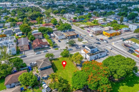 Propiedad comercial en venta en Miami, Florida № 1980552 - foto 21