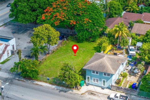 Propiedad comercial en venta en Miami, Florida № 1980552 - foto 3