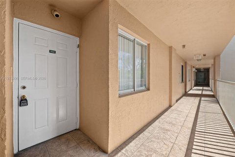 Copropriété à vendre à Tamarac, Floride: 2 chambres, 139.35 m2 № 2038315 - photo 2