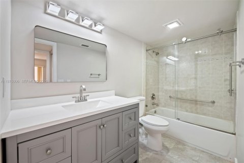 Copropriété à vendre à Tamarac, Floride: 2 chambres, 139.35 m2 № 2038315 - photo 23