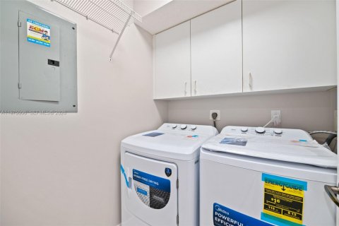 Copropriété à vendre à Tamarac, Floride: 2 chambres, 139.35 m2 № 2038315 - photo 24